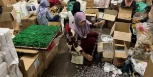 proses perakitan piala