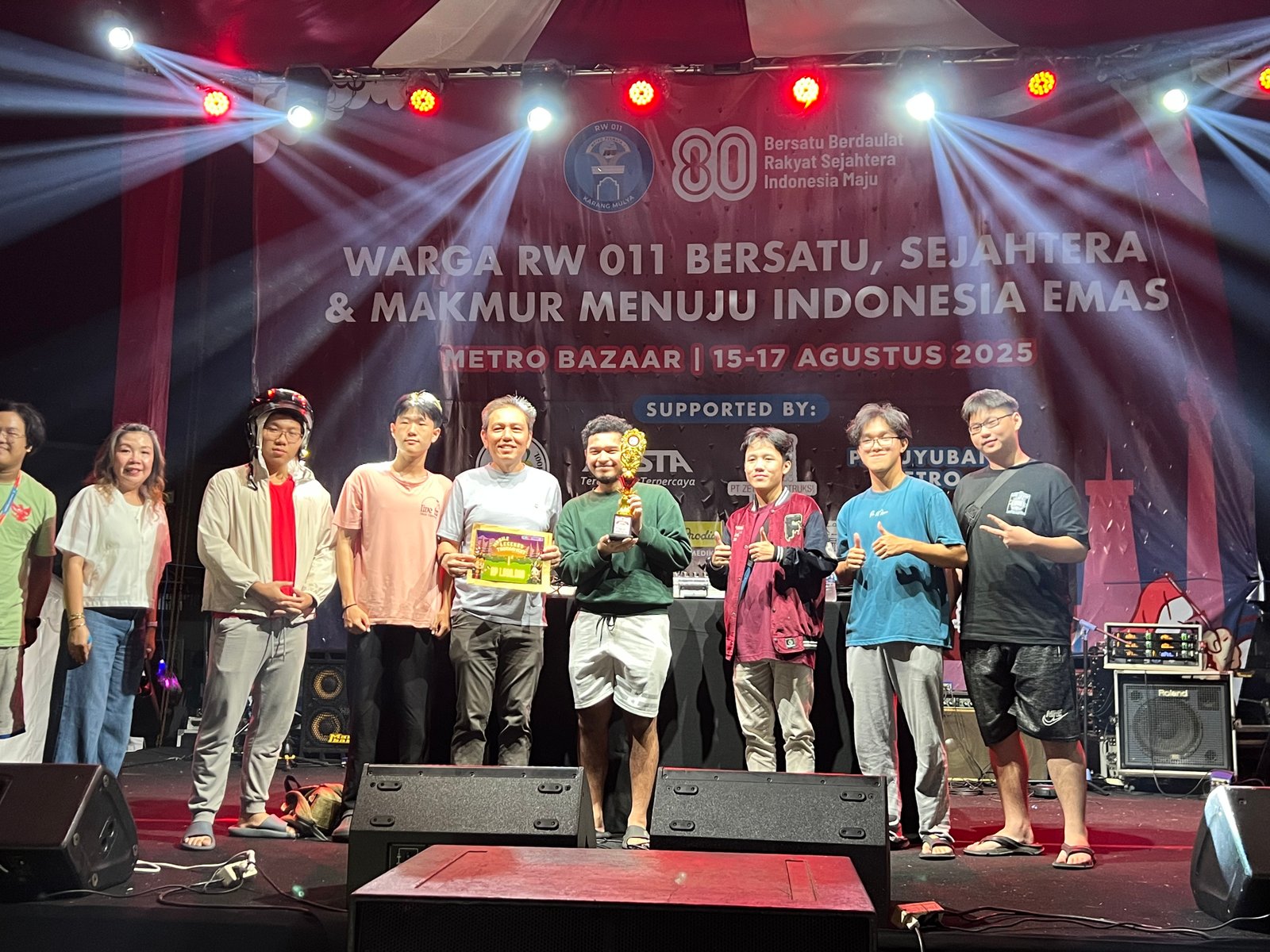 Jual Piala jadi dan piala custom Mahkota Ratu Jaya untuk Pemenang Lomba 17 Agustus