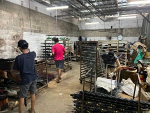 gambar Produksi Massal Komponen piala