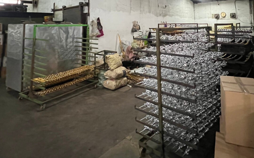 5 Rekomendasi Pabrik Piala Plastik Produksi Massal