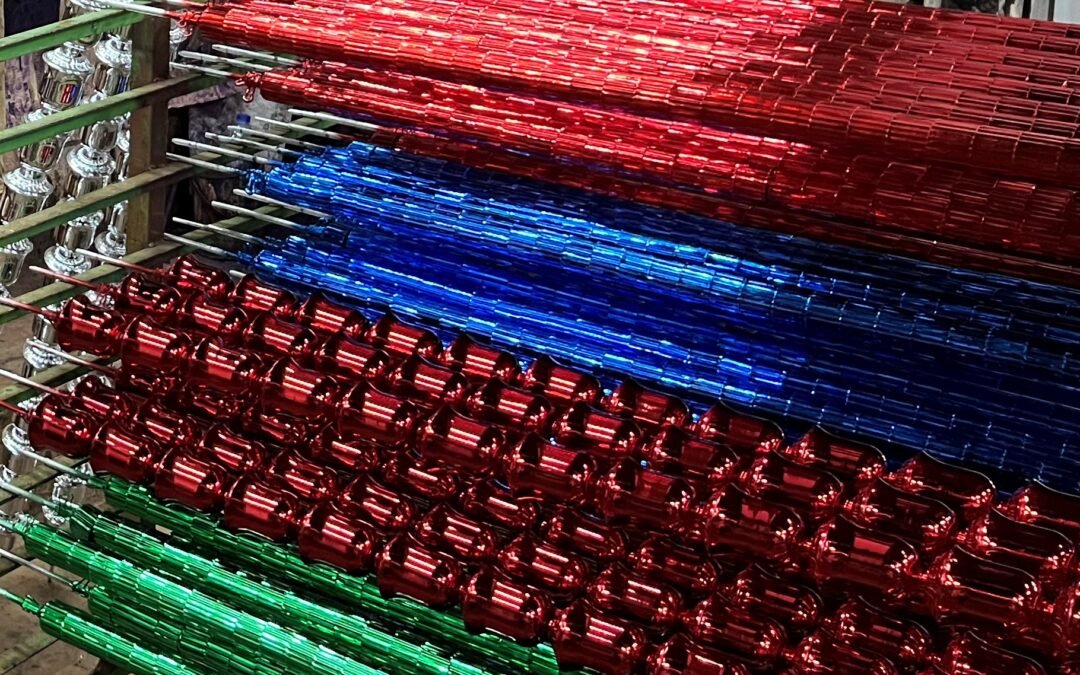 Pabrik Produksi Piala Plastik Custom untuk Stok Massal