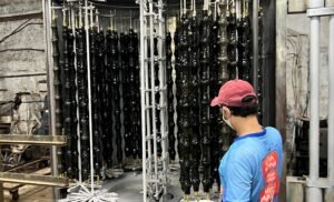 Vendor Piala Plastik Rakitan Mahkota Ratu Jaya untuk Distributor dan Instansi Besar