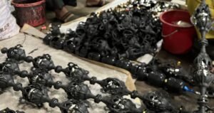 Daftar Distributor Piala Plastik Terlengkap termasuk Mahkota Ratu Jaya