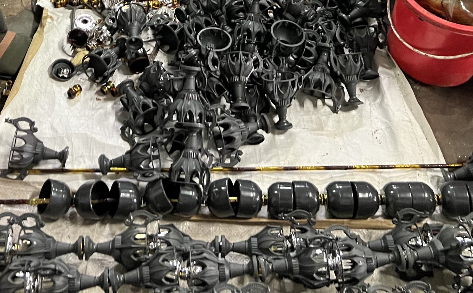 Distributor Piala Plastik Grosir Mahkota Ratu Jaya memberikan Harga Langsung dari Pabrik