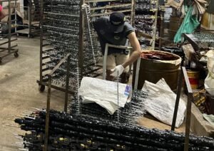 Manufaktur Piala Custom Mahkota Ratu Jaya sebagai Pusat Produksi Piala Tangerang