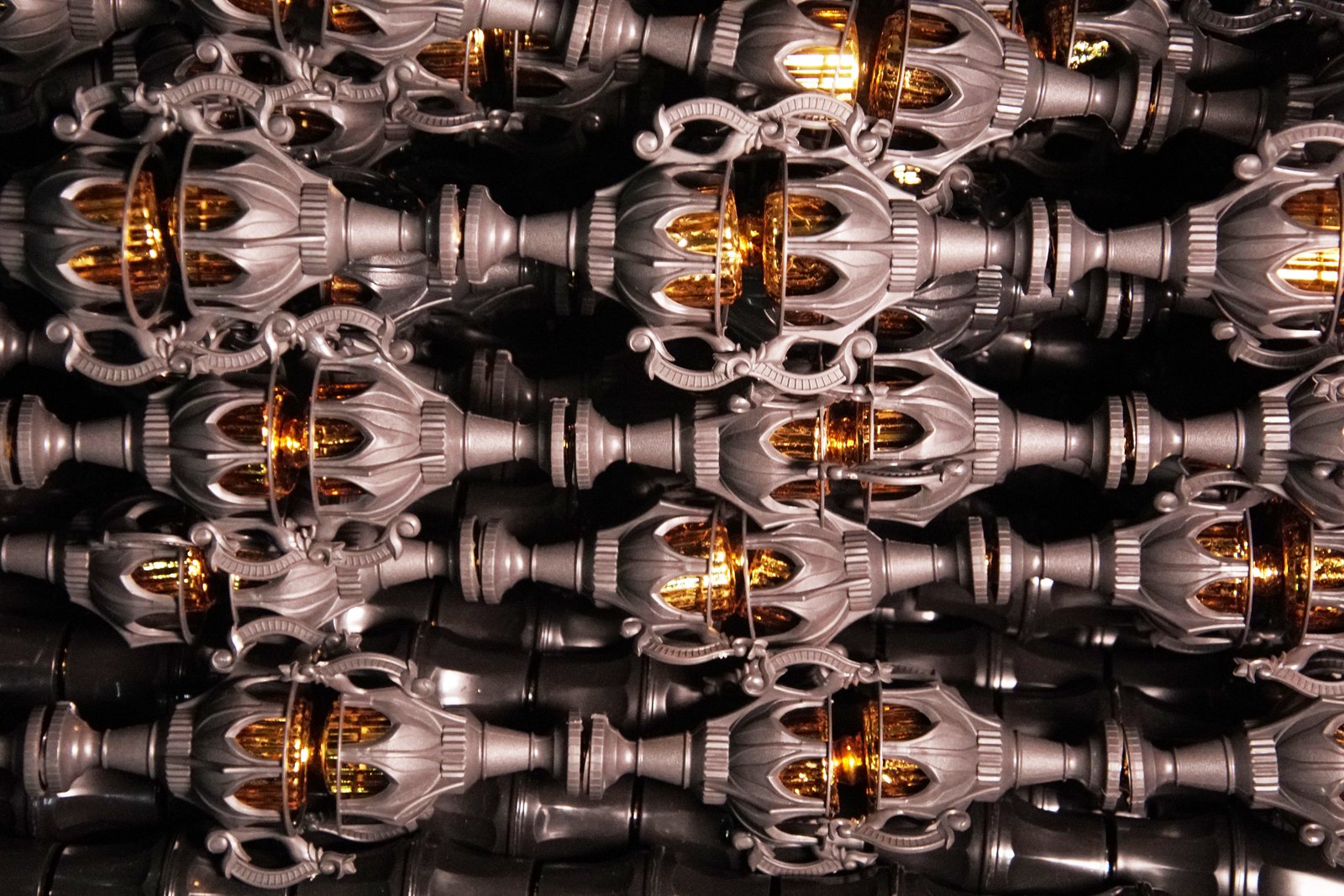 Mahkota Ratu Jaya sebagai Distributor Trofi Plastik Tangan Pertama