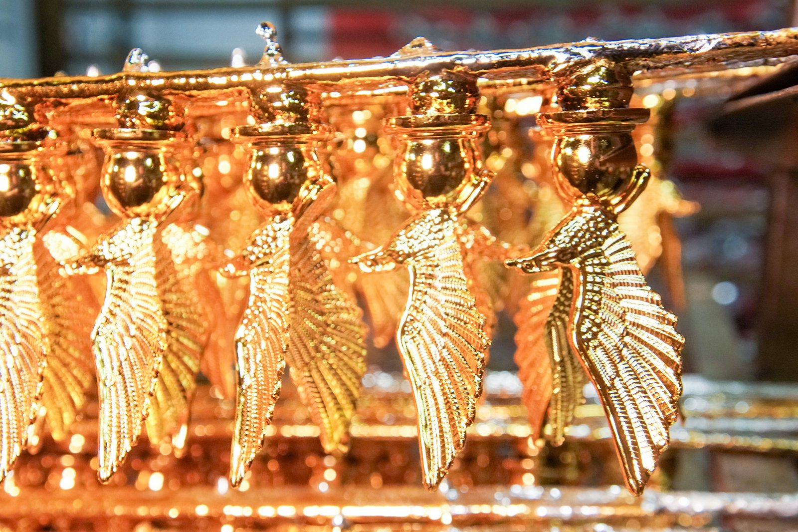 gambar figur piala dari tempat Jual Piala Plastik Grosir untuk Toko Olahraga