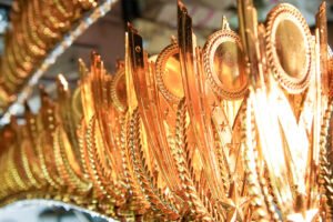 Supplier Trophy Plastik Produksi Massal Mahkota Ratu Jaya menyediakan layanan Jual Piala Partai Besar