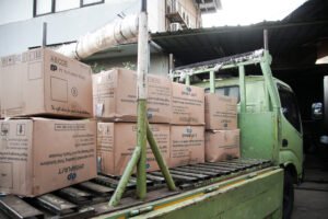 gambar pengiriman cepat piala plastik, Distributor Trophy Plastik untuk Toko Alat Tulis dan Olahraga