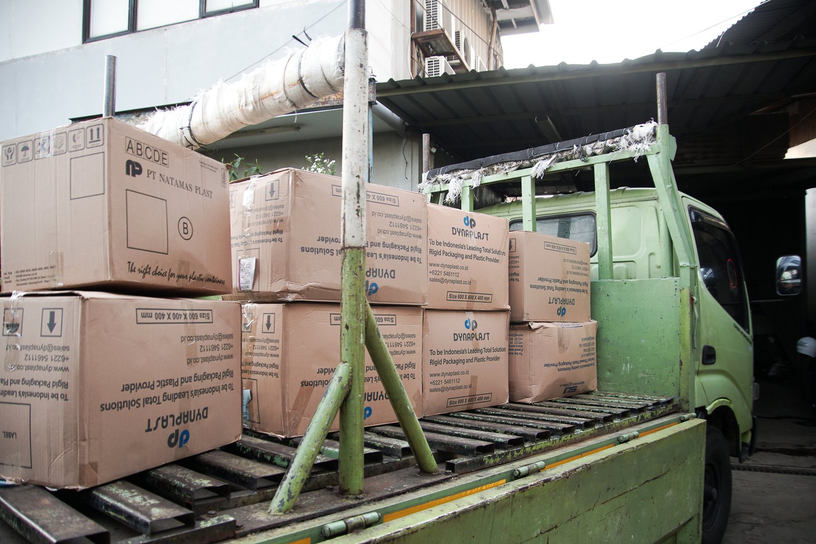 gambar pengiriman cepat piala plastik, Distributor Trophy Plastik untuk Toko Alat Tulis dan Olahraga