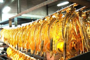 Harga Grosir Trophy Piala Plastik Terbaru 2026 dari Mahkota Ratu Jaya