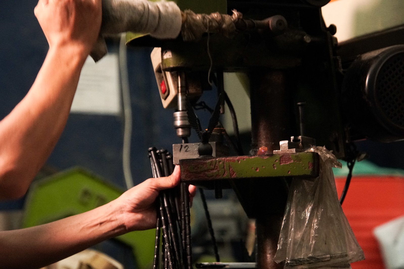 Jasa Pembuatan Trophy Plastik Produksi Massal