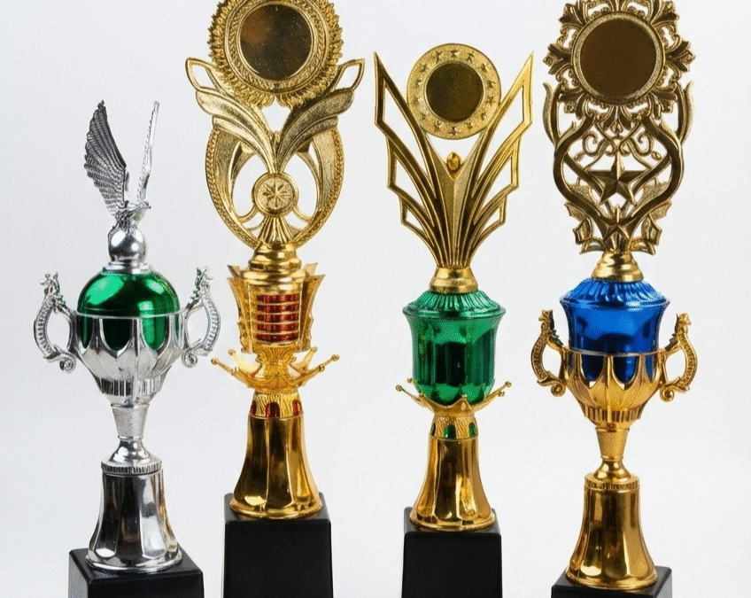 Pusat Custom Piala Plastik Satuan & Grosir