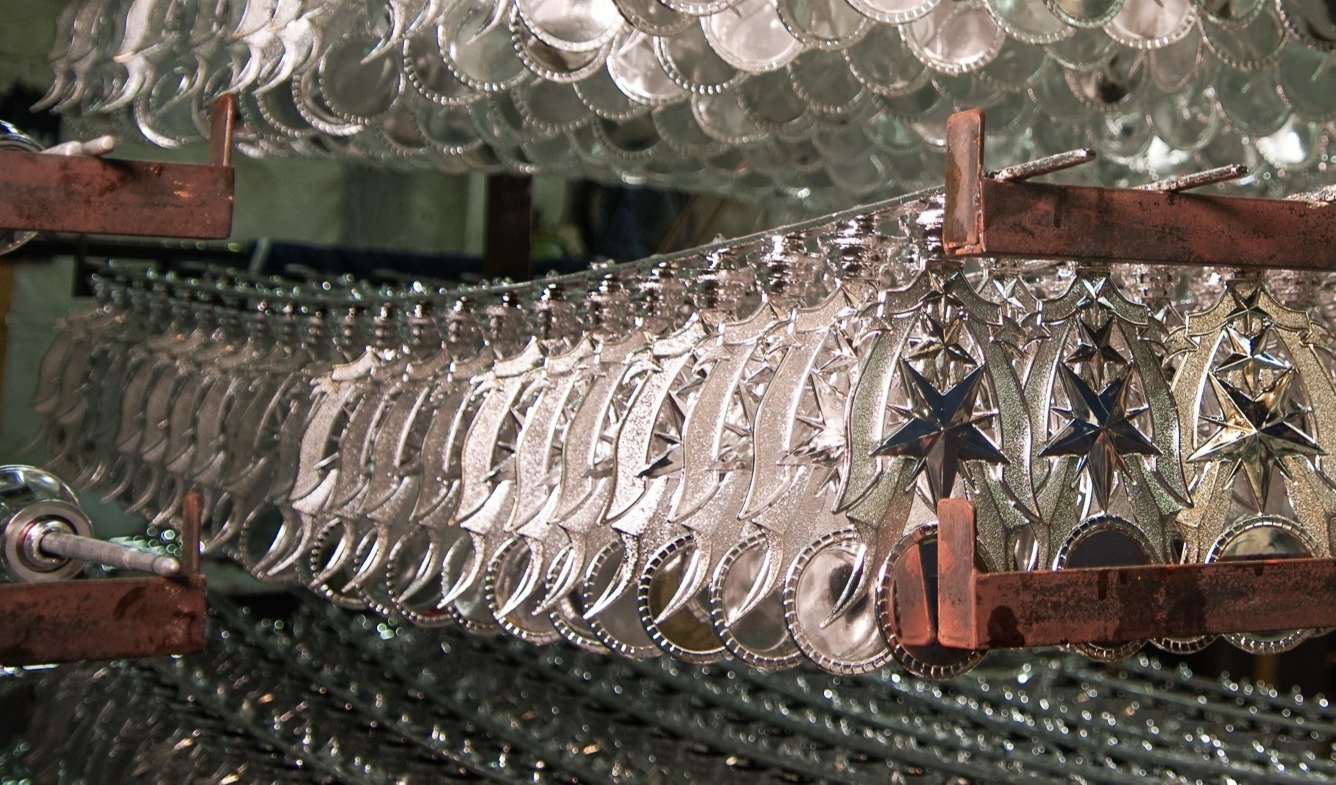 produksi piala massal dari pabrik Jual Trofi Plastik