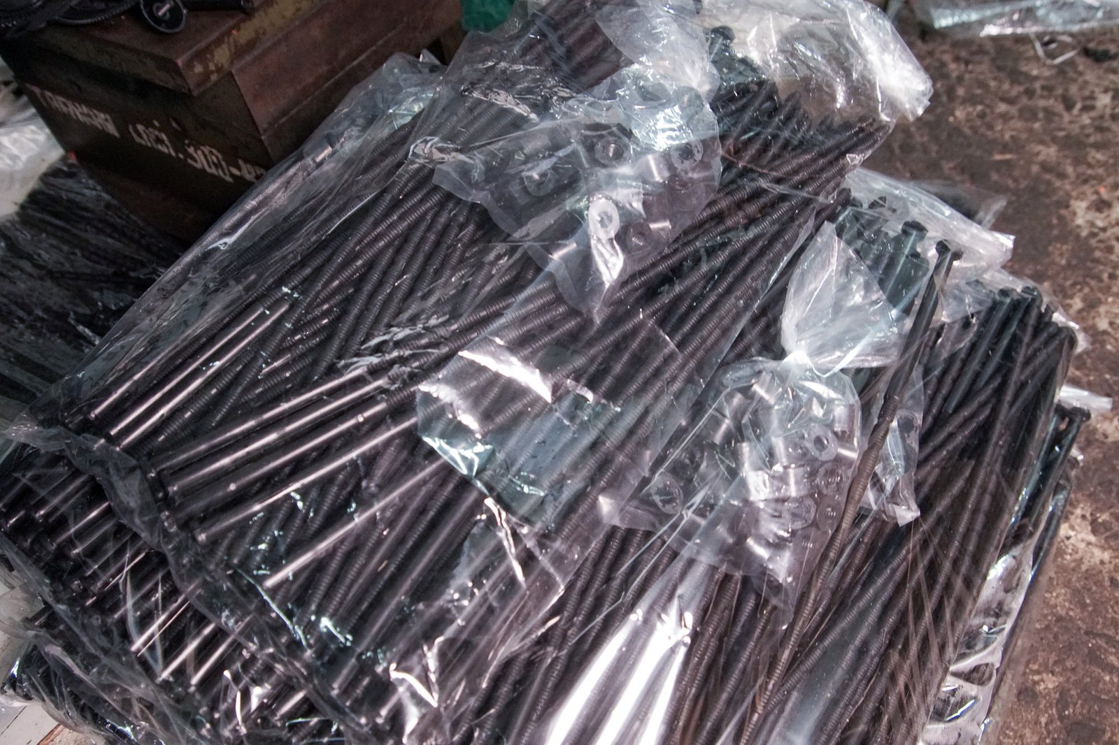 pengemasan trophy plastik