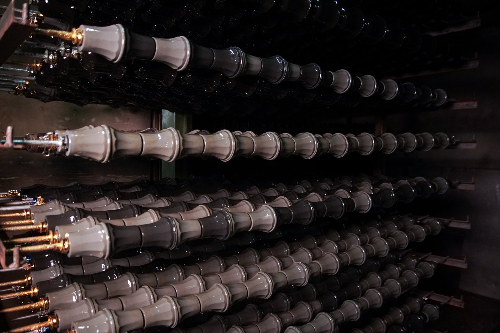 produksi massal piala plastik