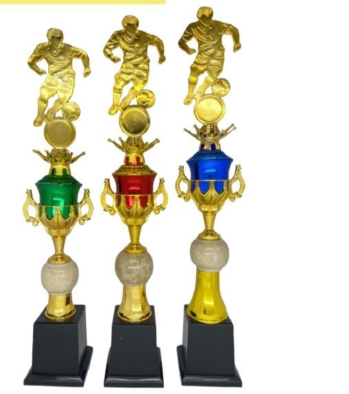 10 Model Figur Piala Paling Laris Untuk Turnamen Sepak Bola Dan Badminton
