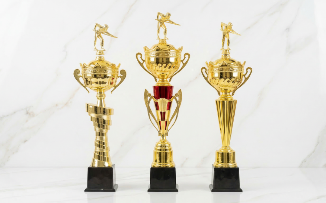 Cek Material Terbaik untuk Piala Trophy Internasional | Pilih Piala Metal atau Plastik