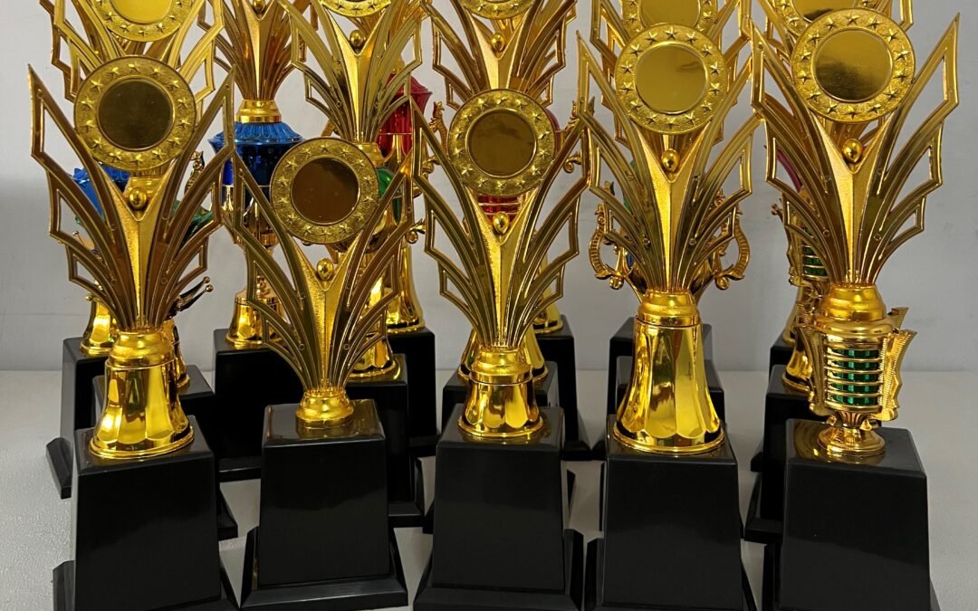 Grosir Piala Lomba Tari Tradisional: Desain Yang Memadukan Estetika Seni & Budaya