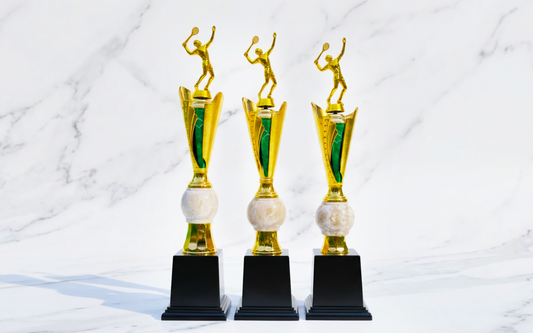 Piala Metal Finishing Emas Simbol Kesuksesan untuk Kejuaraan Olahraga Profesional