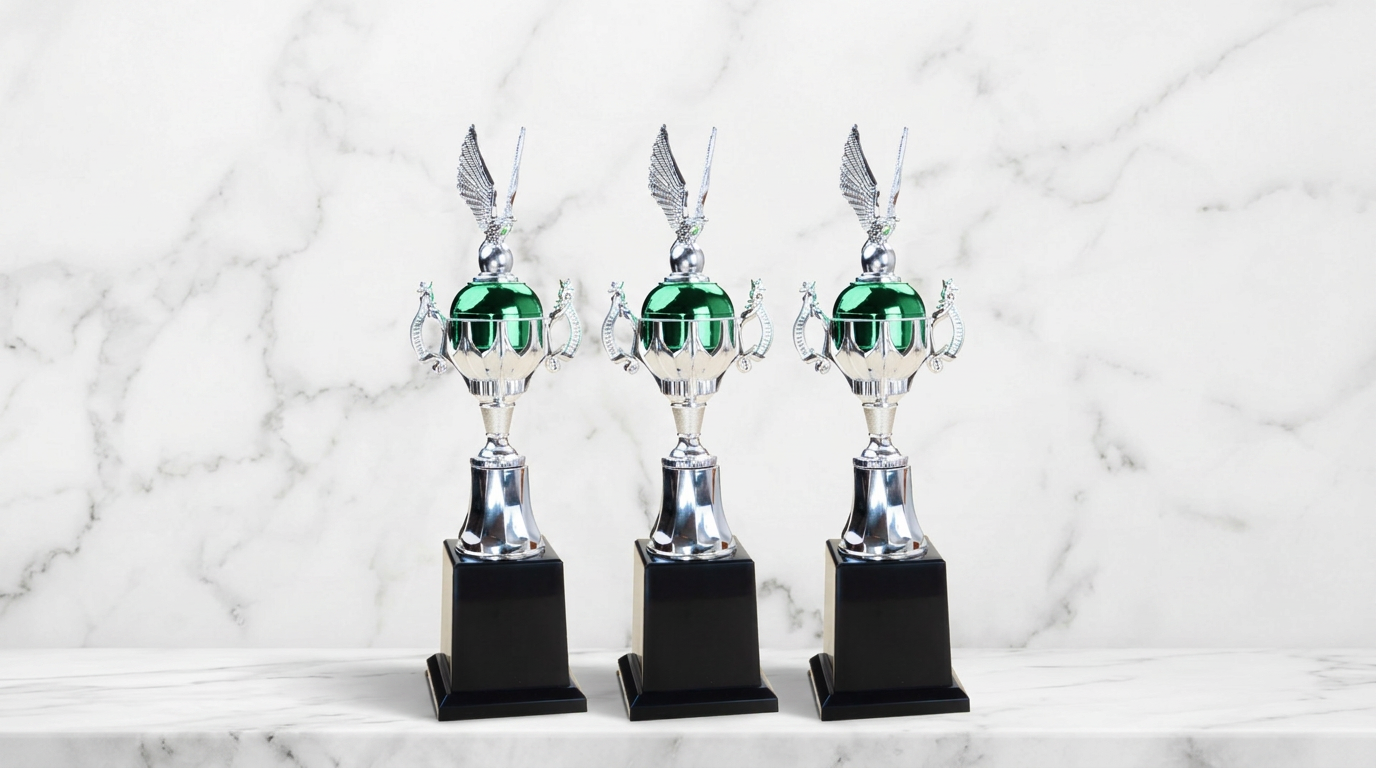 Jasa Pembuatan Piala Custom, Teknik Grafir Presisi dari Pabrik Trophy sekolah