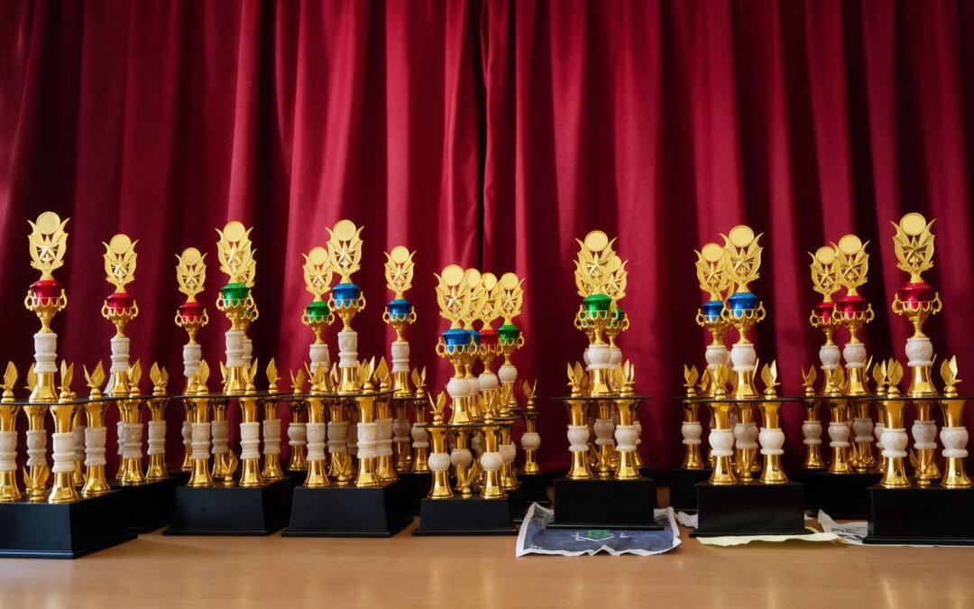 Jual Piala Rakitan Kaki 3 Terbaru Bebas Pilih Figur